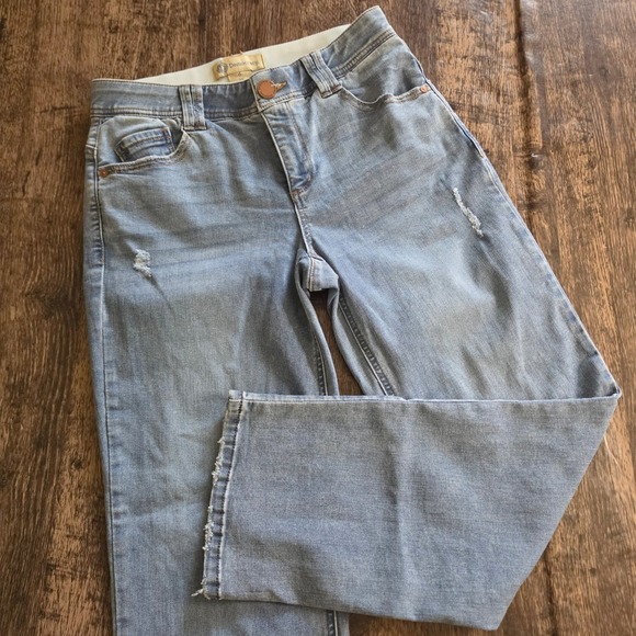 Democracy Denim - DEMOCRACY Ab Technology Jeans Womens 6 Blue Light Wash Distressed Raw Hem